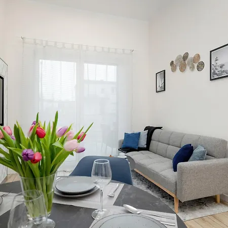 Unique With Balcony In By Rent Like 아파트 *